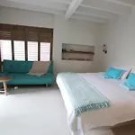 Petit Prince, Alojamento de Acomodação e Pequeno-almoço 4*
