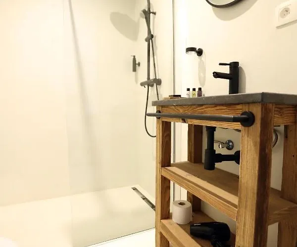 Petit Prince, לינה וארוחת בוקר 4*