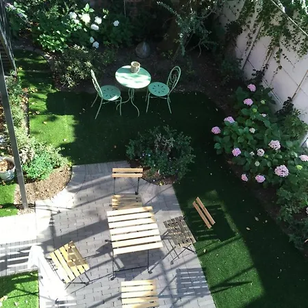 Petit Prince, לינה וארוחת בוקר 4*