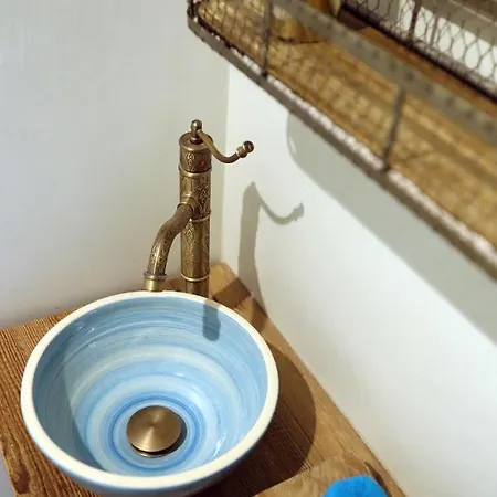 לינה וארוחת בוקר Petit Prince, 4*