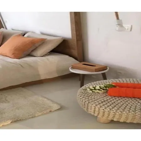 Petit Prince, לינה וארוחת בוקר 4*