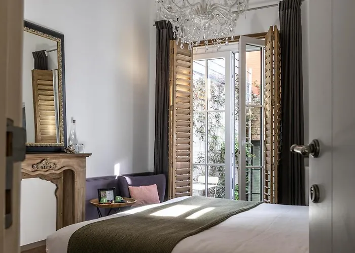 Petit Prince, Alojamento de Acomodação e Pequeno-almoço 4*